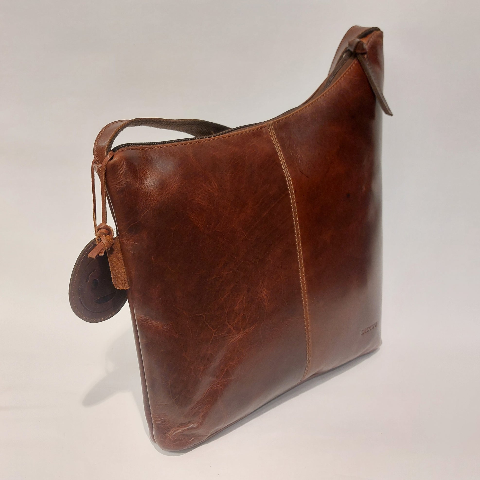 Handtas leder Saccoo Pista