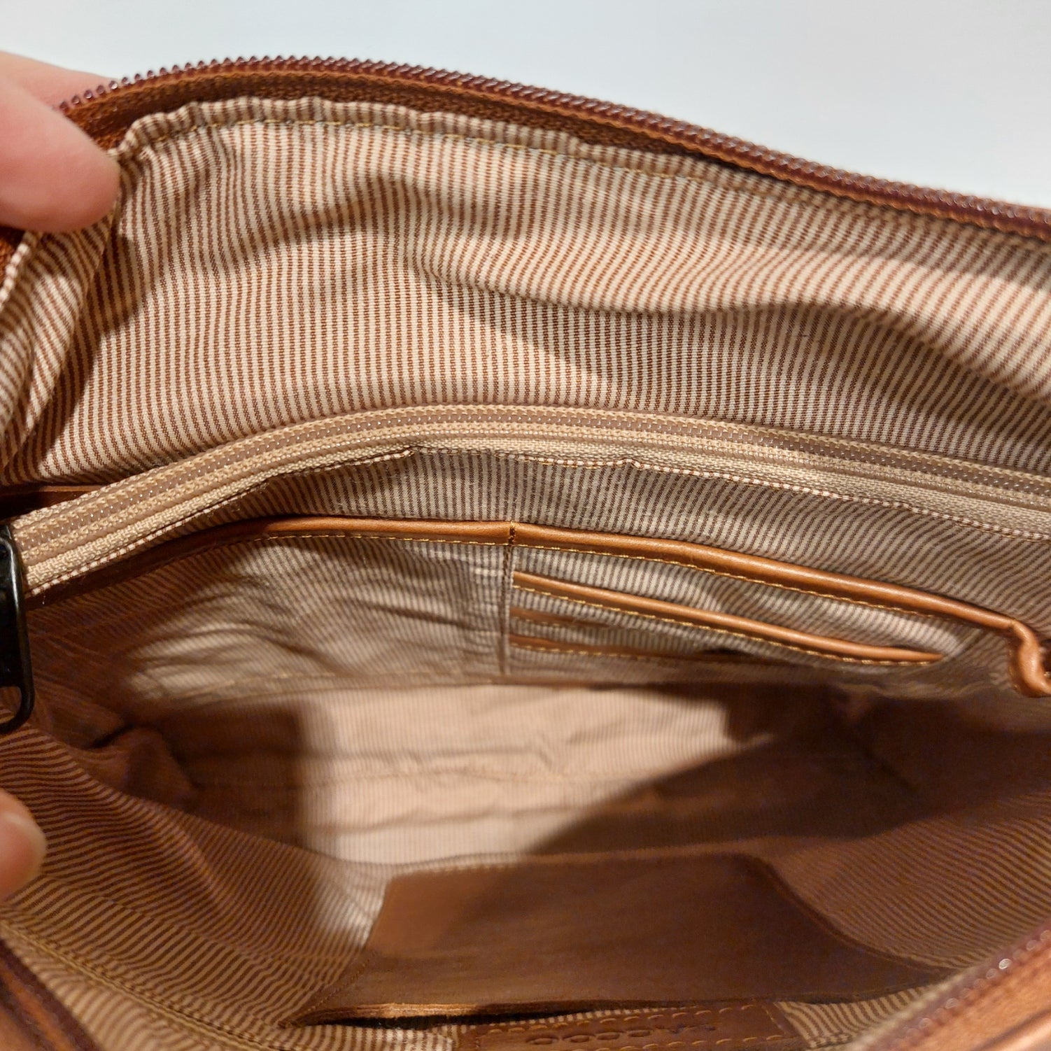 Handtas leder Saccoo Pista