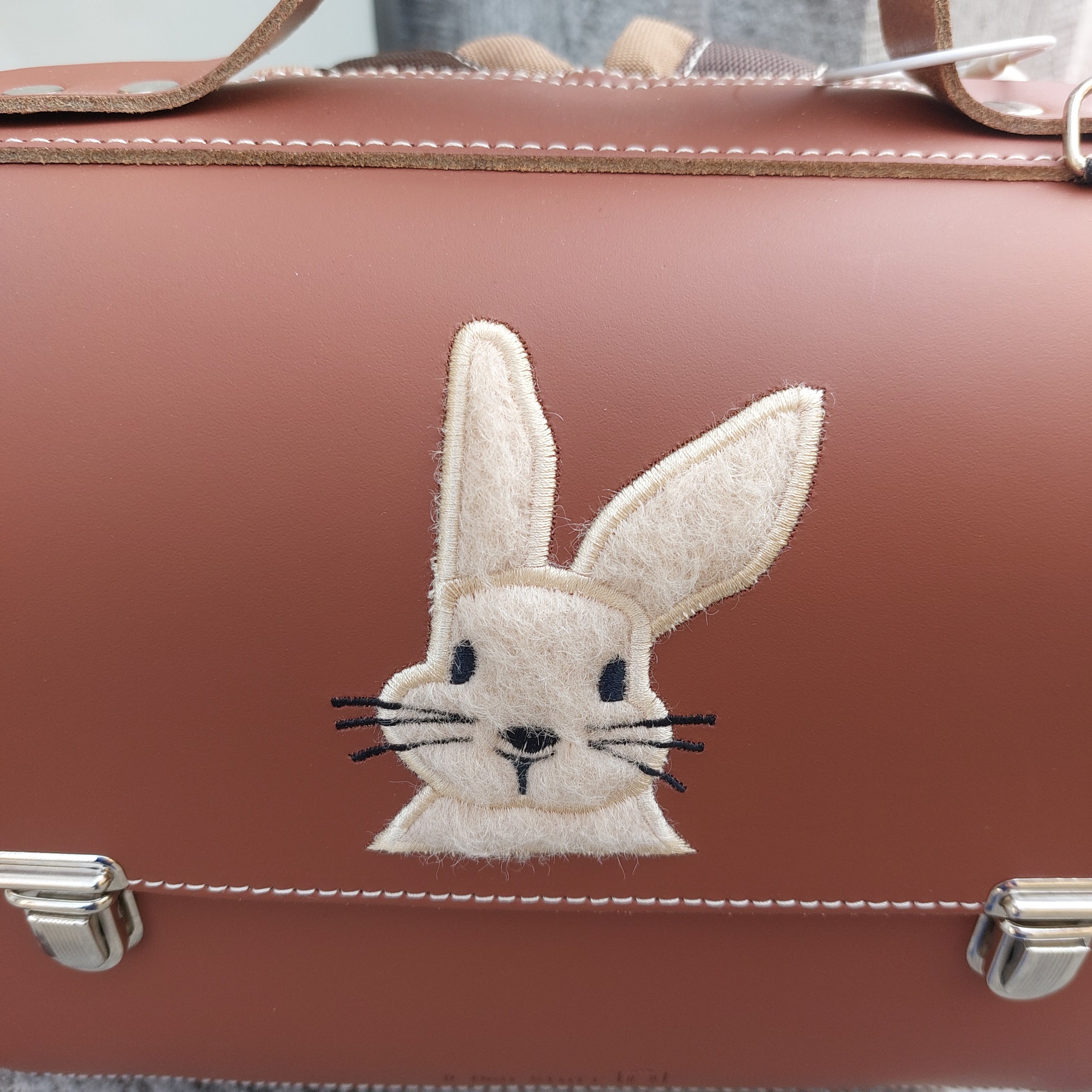 Boekentasje Own Stuff kleuter OS.014 chestnut rabbit NEW