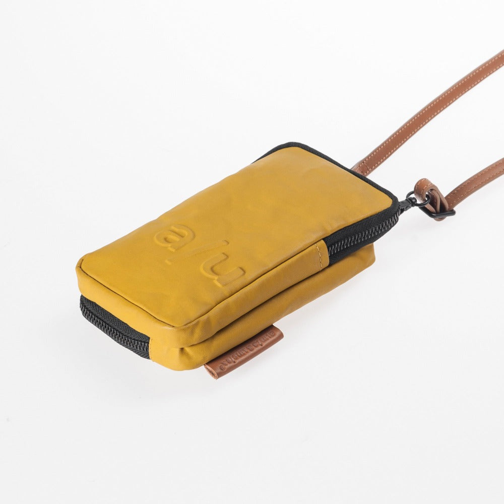 Telefoontasje/phone bag Aunts & Uncles Uji