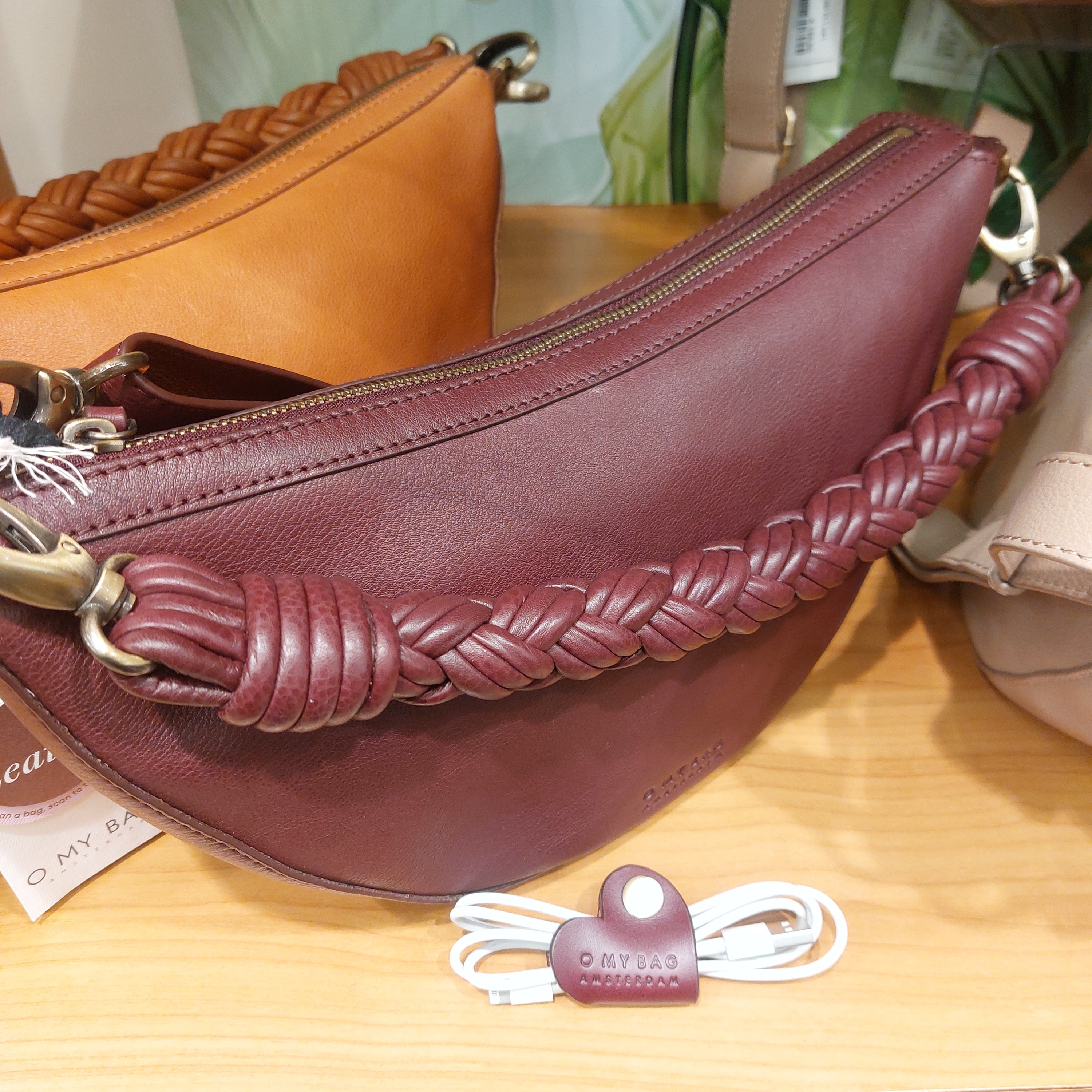 GRATIS lederen snoerorganiser tem 01/03