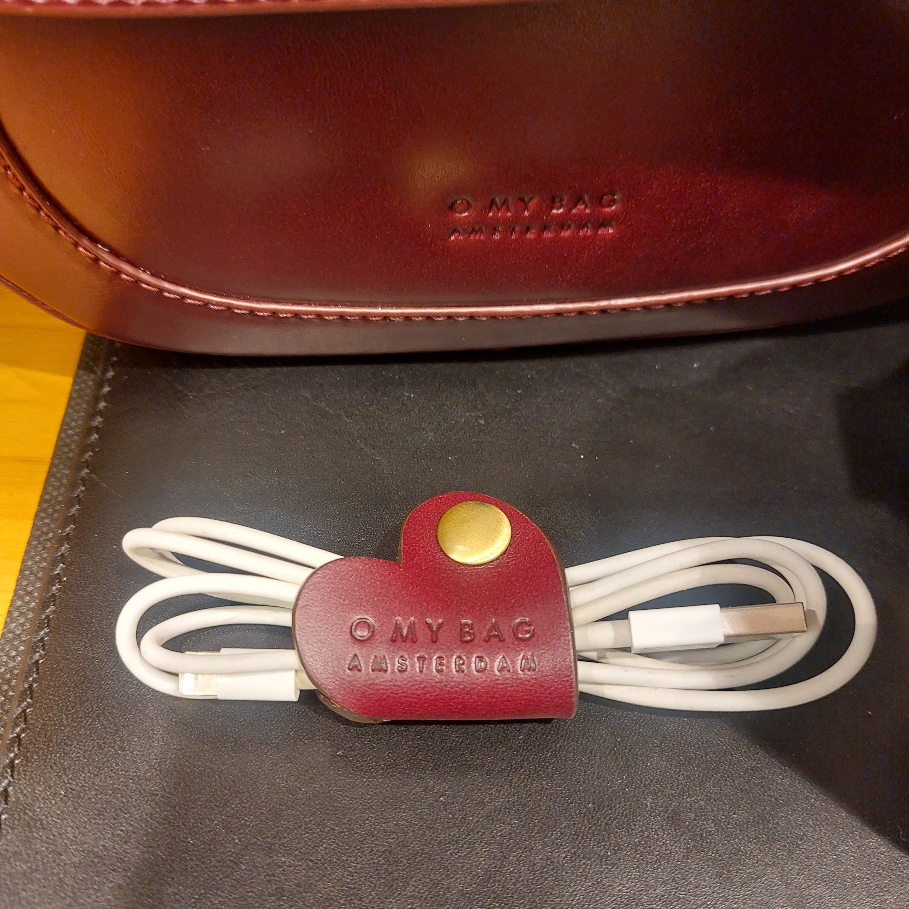 GRATIS lederen snoerorganiser tem 01/03