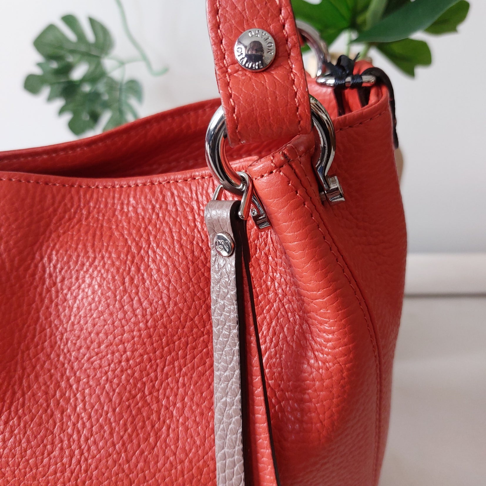 Detail lint lederen handtas 431