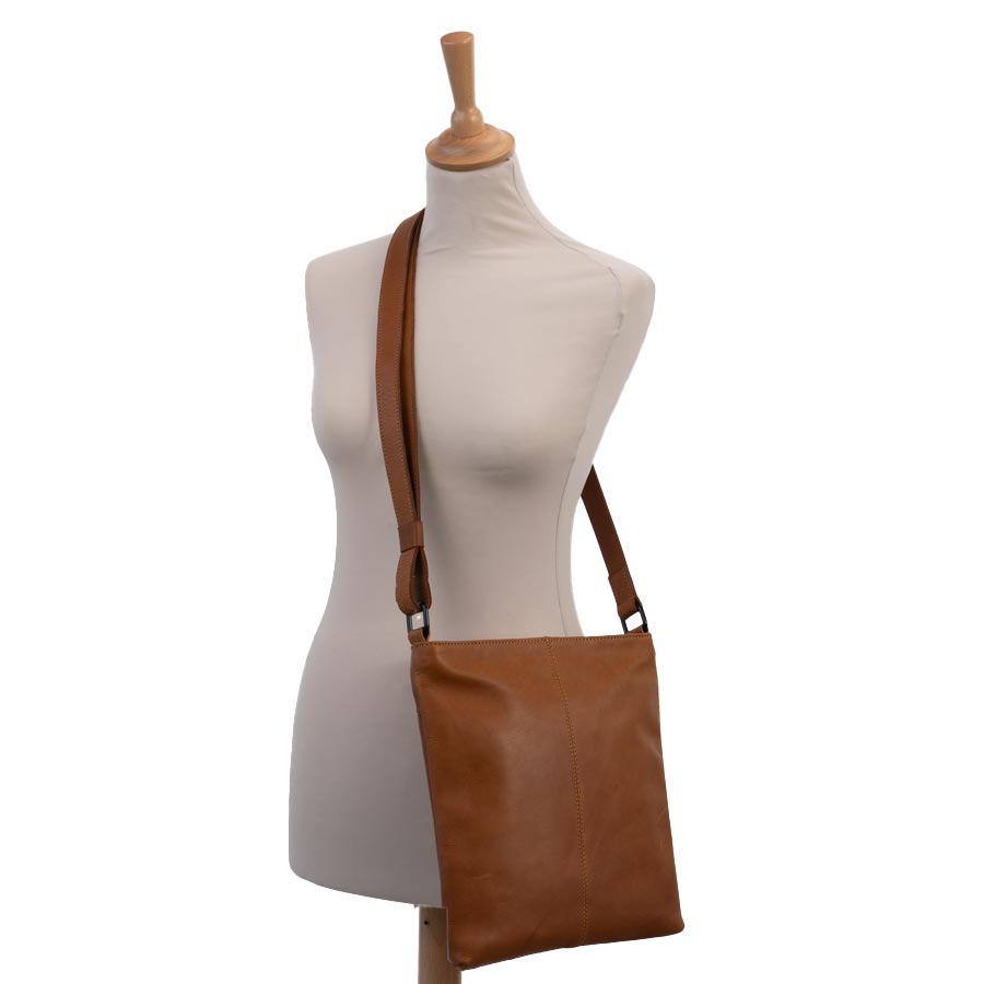 Handtas leder Saccoo Samona