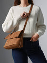 ETRIER CAVALIER NUBUCK crossbody tas van nubuckleer