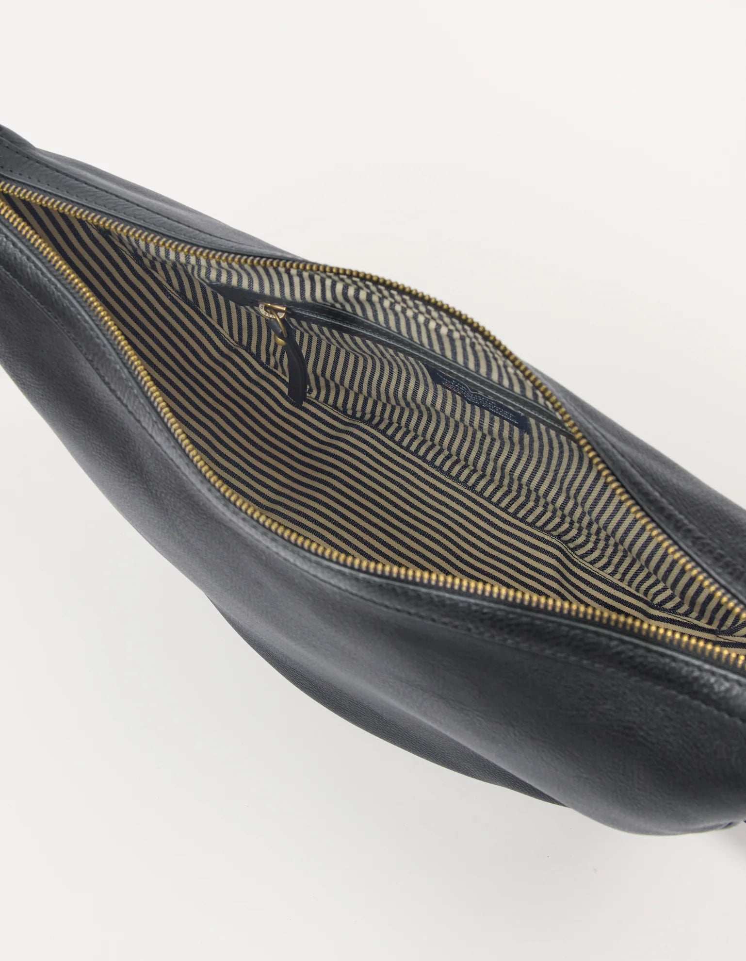 Leo Maxi Soft grain leather