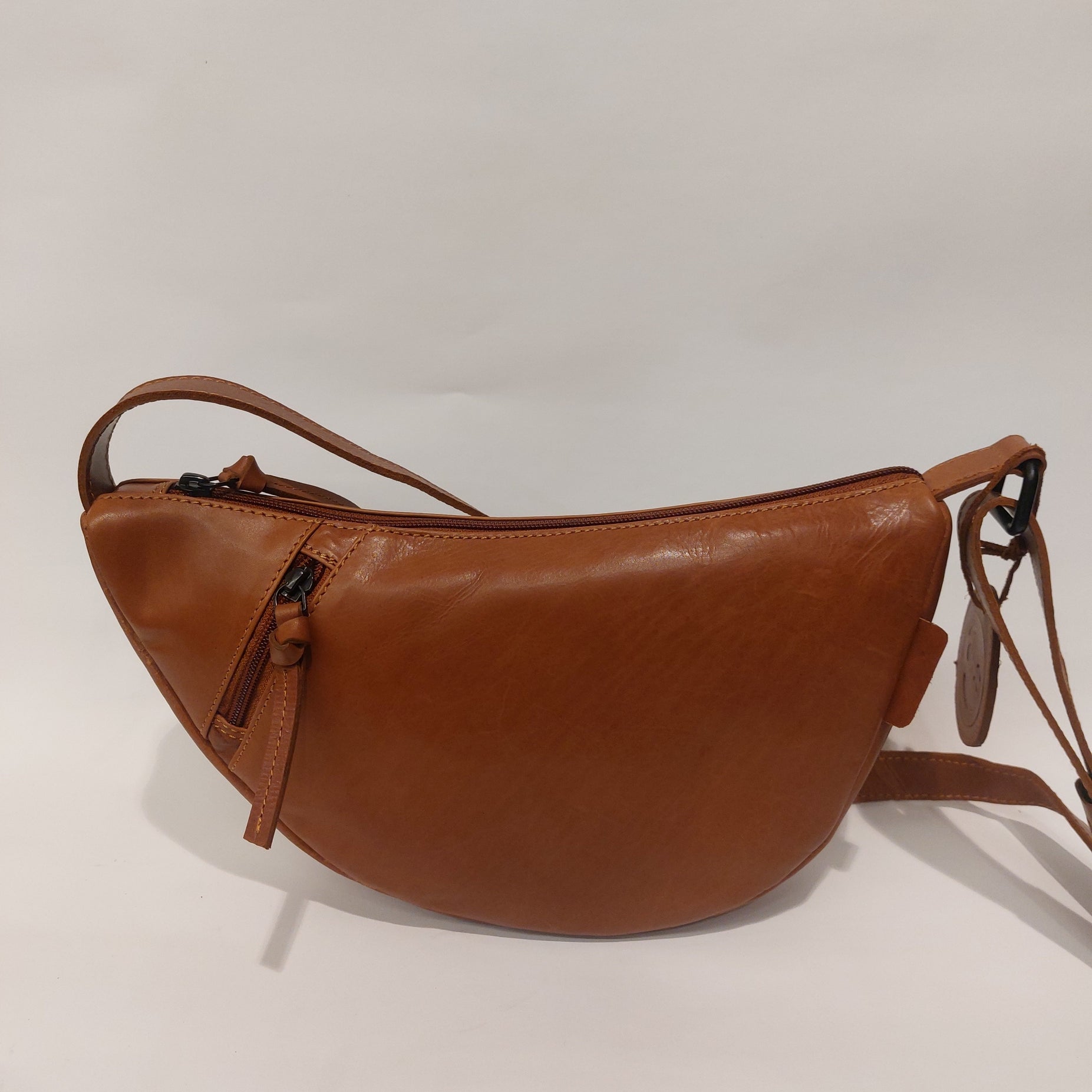 Handtas leder Saccoo Moon S