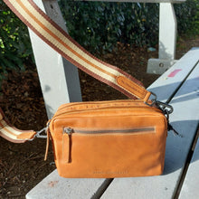 Afbeelding in Gallery-weergave laden, Crossovertas The Chesterfield Brand Samui
