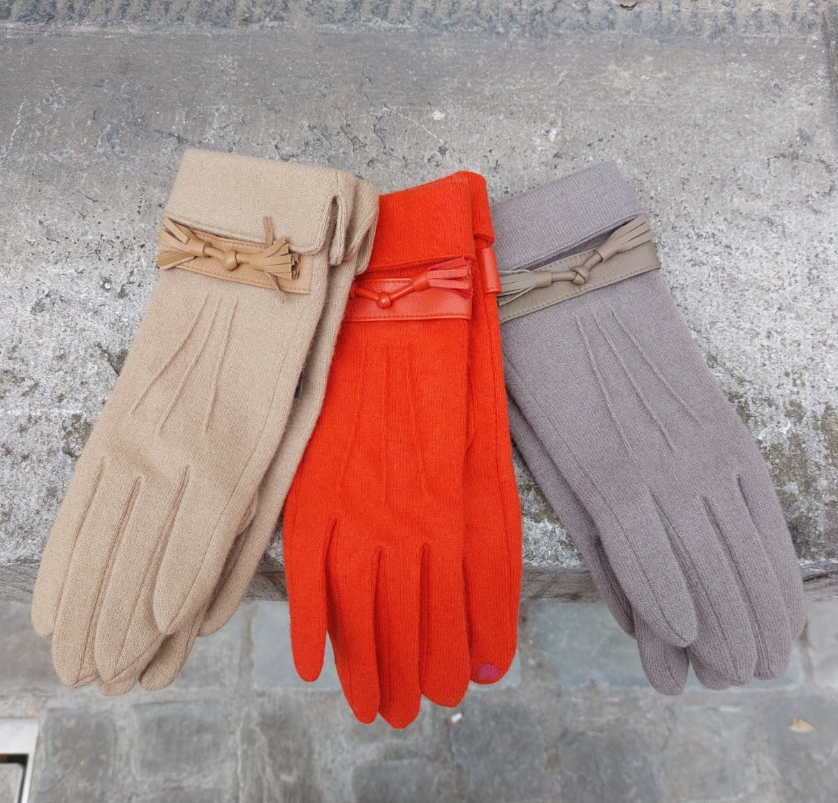 Handschoenen wol lintje oranje